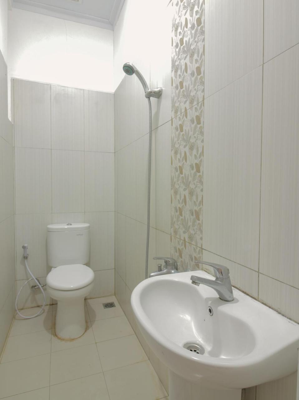 Oyo 396 Tibrae Residence Syariah Lembang Exterior photo